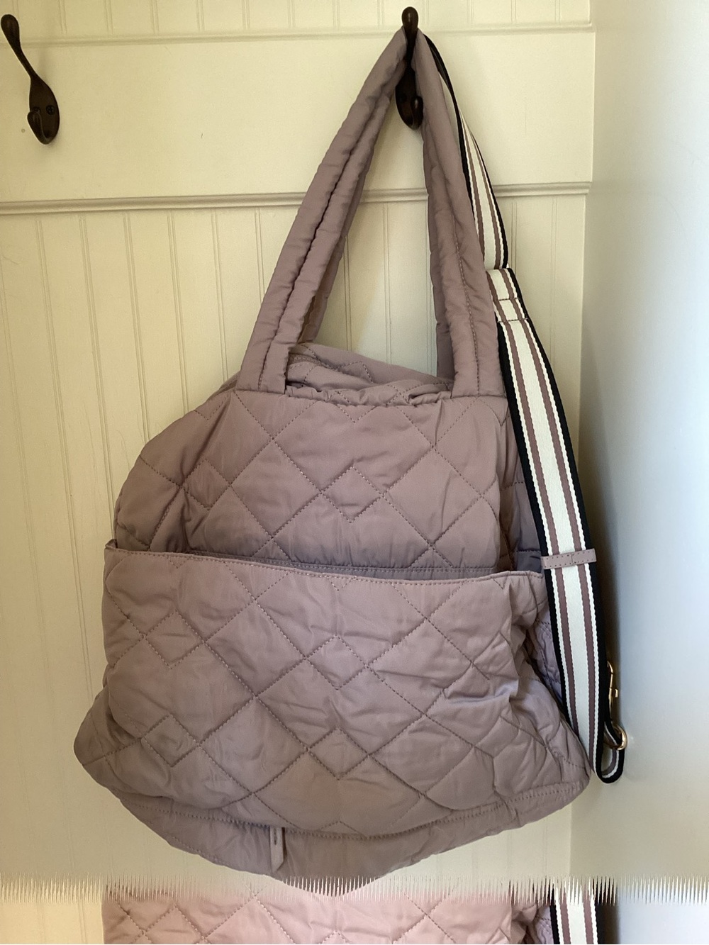 Marc Jacobs Quilted Tote in Mauve with Striped Shoulder Strap - Picture 2 of 3